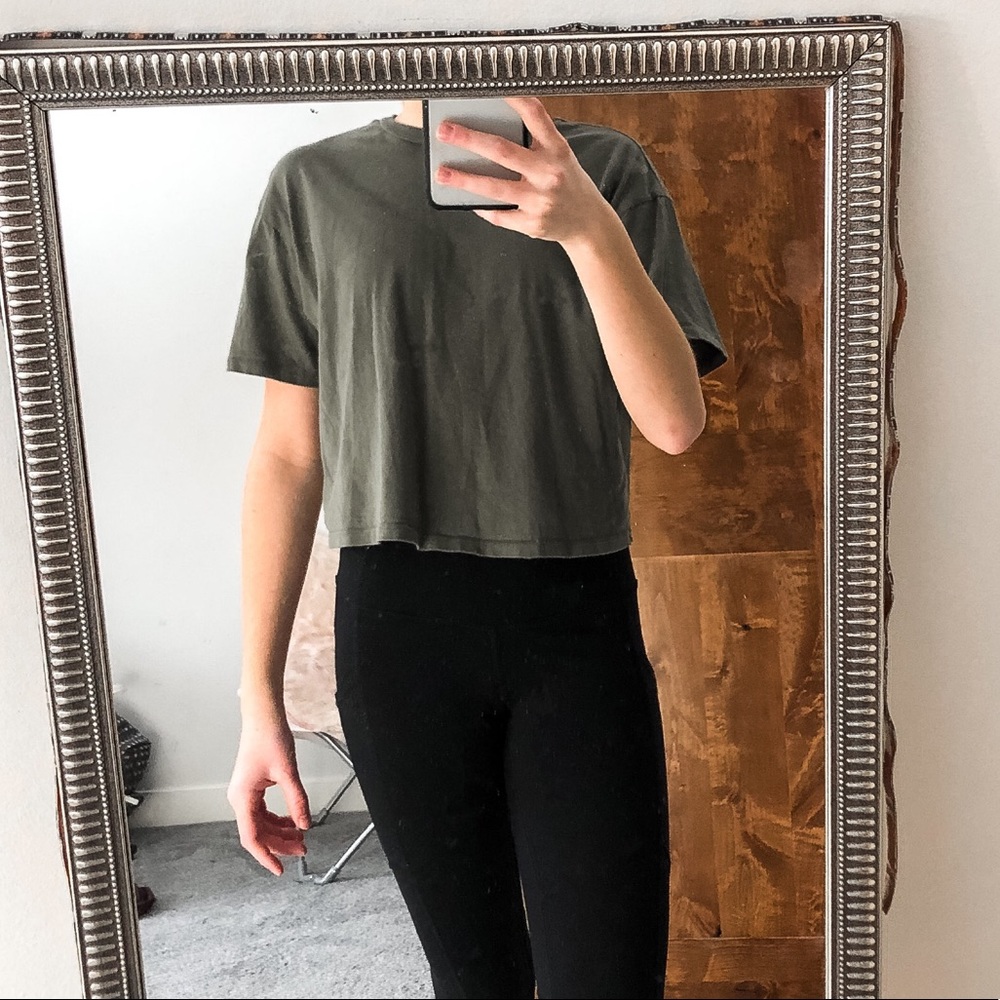 Cropped green shirt